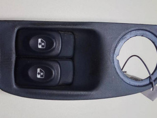 кнопка стеклоподъемника двери передней левой Renault Megane 1 поколение [рестайлинг] 2002, 1.9 л., дизель, МКПП, синий, универсал, передний привод, 7700429344