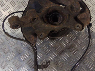 кулак поворотный правый Toyota Yaris XP9 2006, 1.4 л., 1ND-TV, дизель, 5МКПП, серебристый, хетчбэк 3 дв., передний привод, 43502-0D050, 43211-0D130