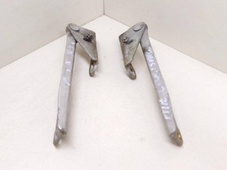 петля капота Mitsubishi Carisma 1 поколение 1997