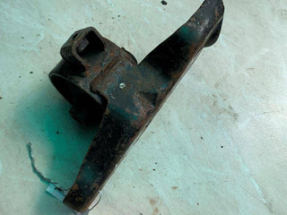 подушка крепления КПП Toyota Carina E 1 поколение T190 1996, 1.6 л., i, бензин
