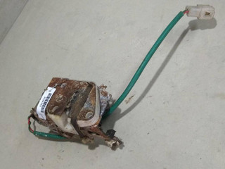 замок двери задней левой Mazda Demio DW 1998, 1.3 л., i, бензин, хетчбэк 5 дв.