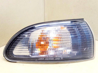 поворотник правый Mitsubishi Galant 7 поколение 1994
