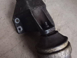 подушка крепления двигателя Volkswagen Passat B5 1997, 1.8 л., AEB, бензин, МКПП, синий, универсал, передний привод, 8D0199305