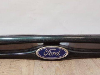 решетка радиатора Ford Mondeo 1 поколение 1994