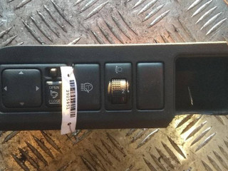 кнопка противотуманных фар Nissan Note E11 2008, 1.6 л., бензин, МКПП, жёлтый, хетчбэк 5 дв.