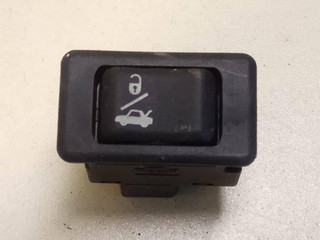 кнопка открытия багажника Nissan Almera N16 2003