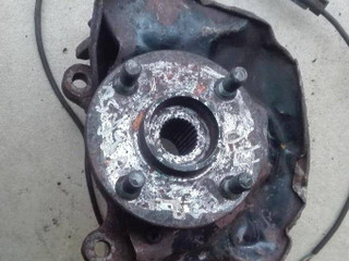 ступица передняя правая Toyota Corolla Verso 1 поколение E121 2003, МКПП