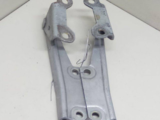 петля капота Mitsubishi Carisma 1 поколение 1997