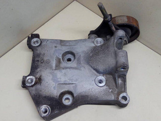 кронштейн генератора Nissan Almera N16 2001, 1.8 л., i, QG18DE, бензин, МКПП, серебристый, хетчбэк 5 дв., передний привод, 11910BM700