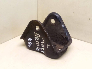 кронштейн двигателя Mazda Demio DW 1998