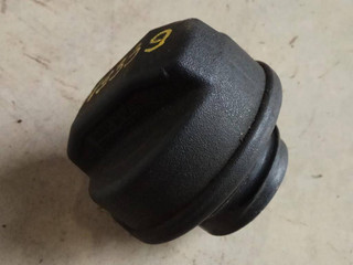 пробка топливного бака SEAT Toledo 1 поколение [рестайлинг] 1997, 1.9 л., AFN, дизель, МКПП, серебристый, хетчбэк 5 дв., передний привод, 191201551A