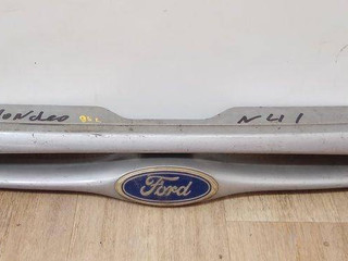 решетка радиатора Ford Mondeo 1 поколение 1996