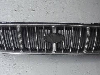 решетка радиатора Kia Carens 1 поколение 2001