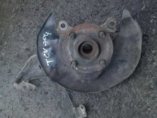ступица передняя правая Toyota Corolla Verso 1 поколение E121 2002