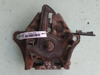 замок капота Mazda 626 GE 1991, 2.0 л., i, бензин, АКПП, седан, передний привод, GA7B-56-620A