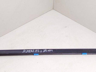 молдинг двери задней правой Nissan Almera N16 2002, хетчбэк 5 дв.