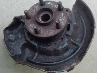 кулак поворотный левый Toyota Avensis 1 поколение (T220) 2000