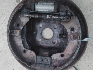 защитный кожух тормозного механизма Nissan Note E11 2006, 1.4 л., i, бензин