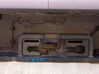 вещевое отделение в багажнике Subaru Tribeca 1 поколение 2006, 3.0 л., i, EZ30, бензин, АКПП, коричневый, внедорожник 5 дв., полный привод
