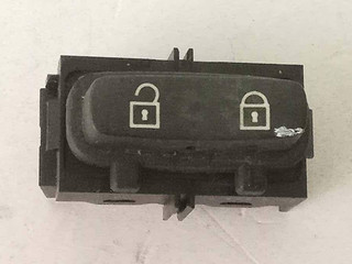Кнопка блокировки двери Volvo S80 2 поколение 2008, 3.2 л., i, B 6324 S, бензин, АКПП, белый, седан, передний привод, 30710475