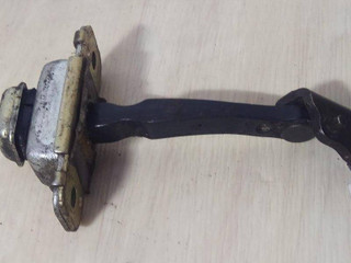 ограничитель открывания двери Kia Shuma 2 поколение 2003, 1.8 л., i, бензин, 5МКПП, черный, хетчбэк 5 дв., передний привод, 0K2N159270