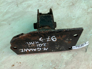 подушка крепления КПП Mitsubishi Galant 8 поколение 1998, 2.0 л., i, бензин