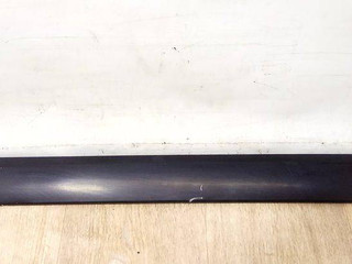 молдинг двери задней левой Hyundai Accent 2 поколение (LC) [рестайлинг] 2002, 87731-25500