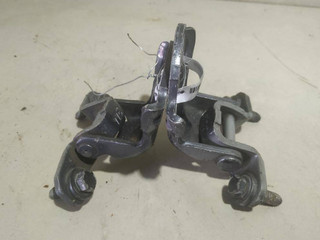 петля двери Mitsubishi Space Star 1 поколение 2001