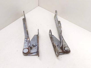 петля капота Mitsubishi Carisma 1 поколение 1995