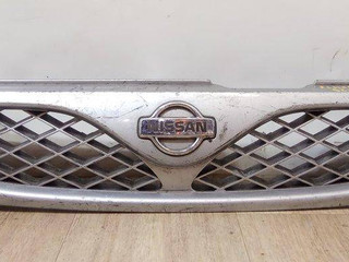 решетка радиатора Nissan Almera N15 1996