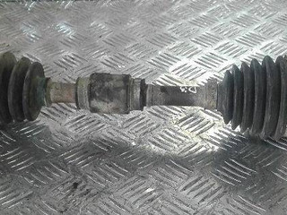 полуось передняя левая (приводной вал, ШРУС) Mazda 323 6 поколение 2001, 2.0 л., дизель