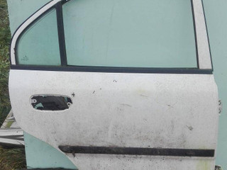уплотнитель двери Mitsubishi Carisma 1 поколение 1998, белый, хетчбэк 5 дв.