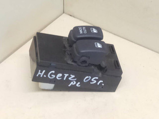 кнопка стеклоподъемника двери передней левой Hyundai Getz 1 поколение 2005, 93570-1C010