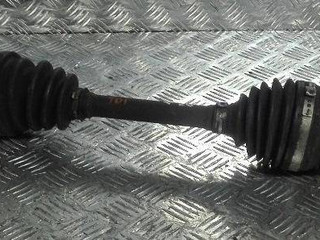 полуось передняя левая (приводной вал, ШРУС) Toyota Avensis 2 поколение (T250) 2005, 2.0 л., дизель