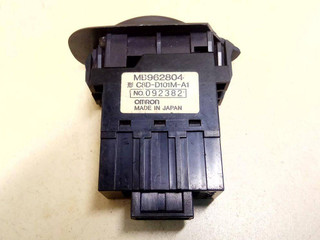 кнопка стеклоподъемника двери задней Mitsubishi Galant 8 поколение 1998, MB962804, OMRON