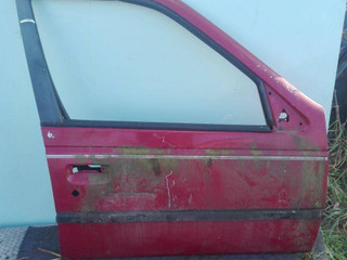 дверь передняя правая Peugeot 405 1 поколение 1993, красный