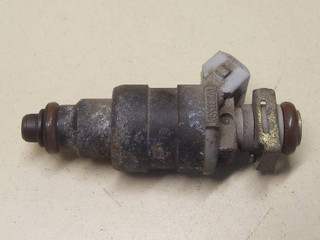 форсунка Volkswagen Passat B2 1987, 1.8 л., бензин, 078133551N