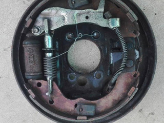 защитный кожух тормозного механизма Mazda Premacy 1 2000, 2.0 л., i, бензин