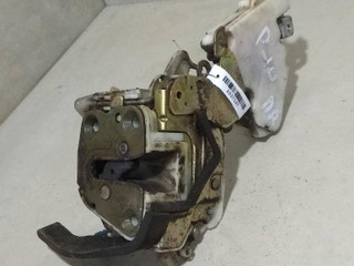 замок двери передней правой Nissan Primera P10 1994, 1.6 л., i, бензин, седан