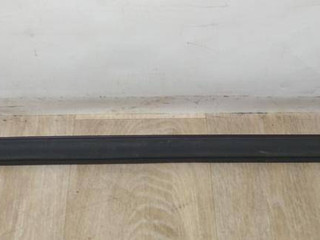 уплотнитель двери Mercedes-Benz R-Класс W251 2006, 82517251065