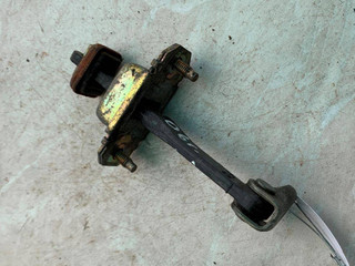 ограничитель открывания двери Subaru Forester 2 поколение (SG) [рестайлинг] 2006