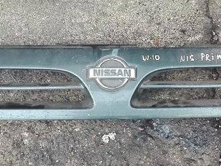 решетка радиатора Nissan Primera P10 1994