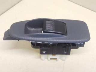 кнопка стеклоподъемника двери задней Mazda Premacy 1 поколение [рестайлинг] 2003, 1.8 л., i, FP, бензин, МКПП, синий, минивэн, передний привод, GE4T-66-370A, 3583U46