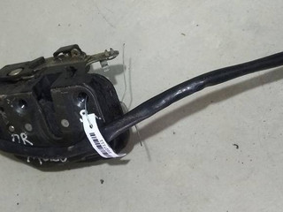 замок двери передней правой Mazda 626 GE 1991, 2.0 л., i, бензин, АКПП, седан, передний привод, GA7C-58-310B
