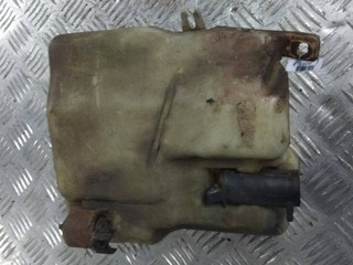 бачок омывателя Toyota Starlet 3 поколение P70 1988, 1.3 л., karb., бензин, МКПП, красный, хетчбэк 3 дв., передний привод, 8533010240, 8533010260