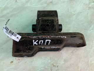 подушка крепления КПП Mitsubishi Carisma 1 поколение 1996, 1.6 л., i, бензин