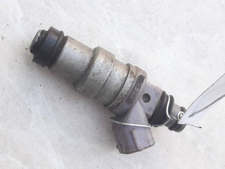 форсунка Toyota Corolla 7 поколение (E100) 1993, 1.3 л., i, бензин, 3235011040