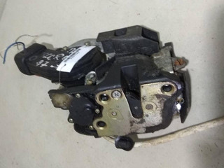 замок двери передней правой Toyota Corolla 8 поколение (E110) 1998, 1.6 л., i, бензин, хетчбэк 5 дв.