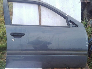 замок двери передней правой Nissan Primera P10 1994, серый