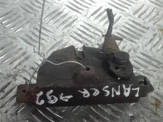 замок капота Mitsubishi Lancer 4 поколение C66A 1992, 1.6 л., i, 4G92 (SOHC 16V), бензин, 5МКПП, бордо, хетчбэк 5 дв., передний привод, MB401257